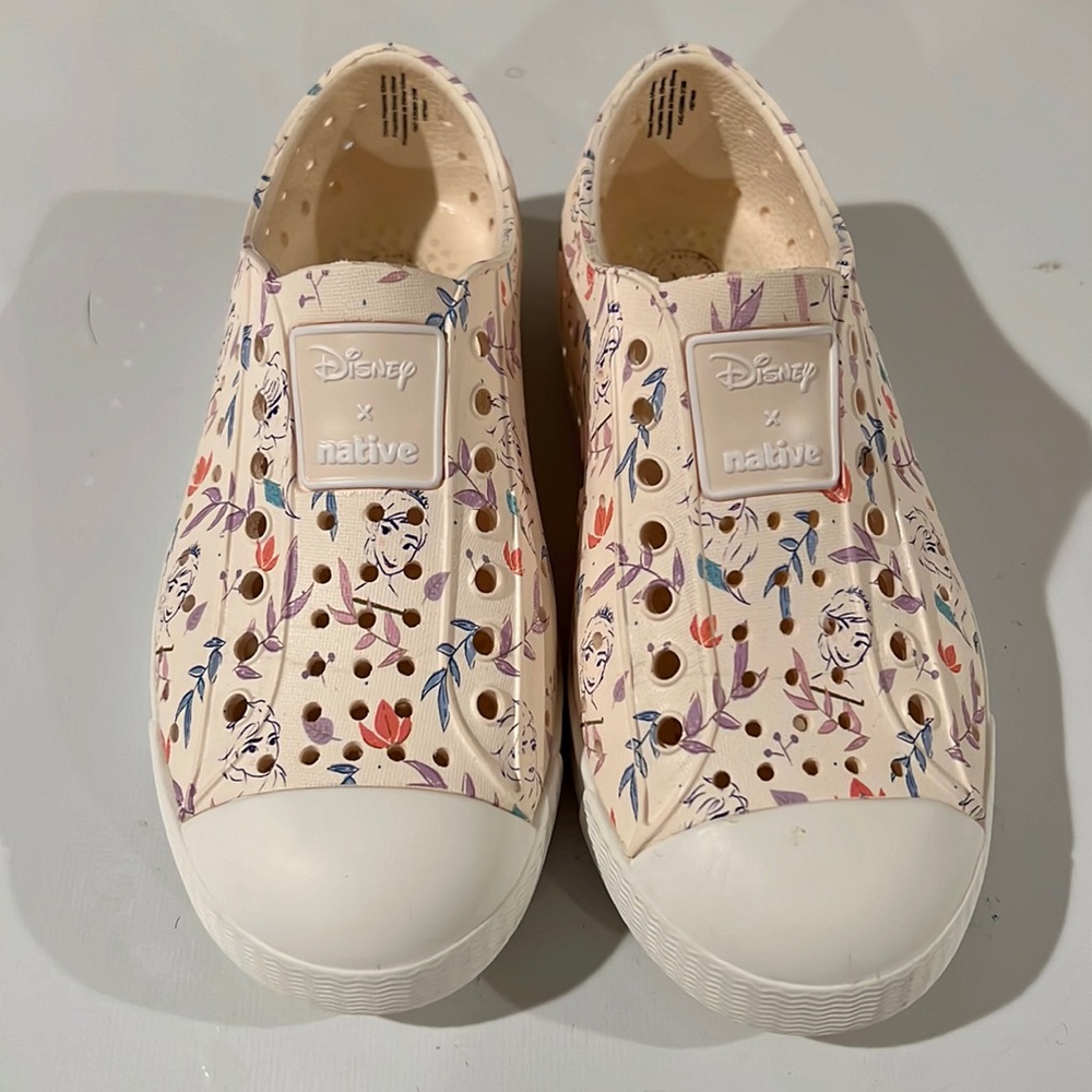 Disney X Native Frozen size 11